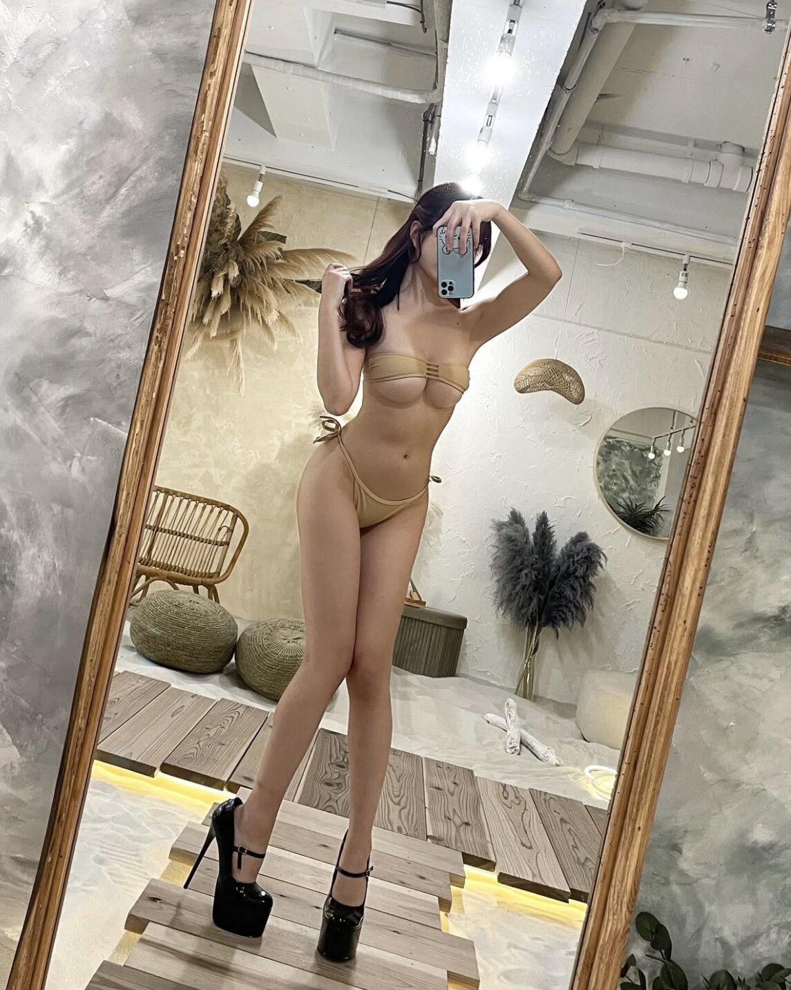 i1250221050.jpg