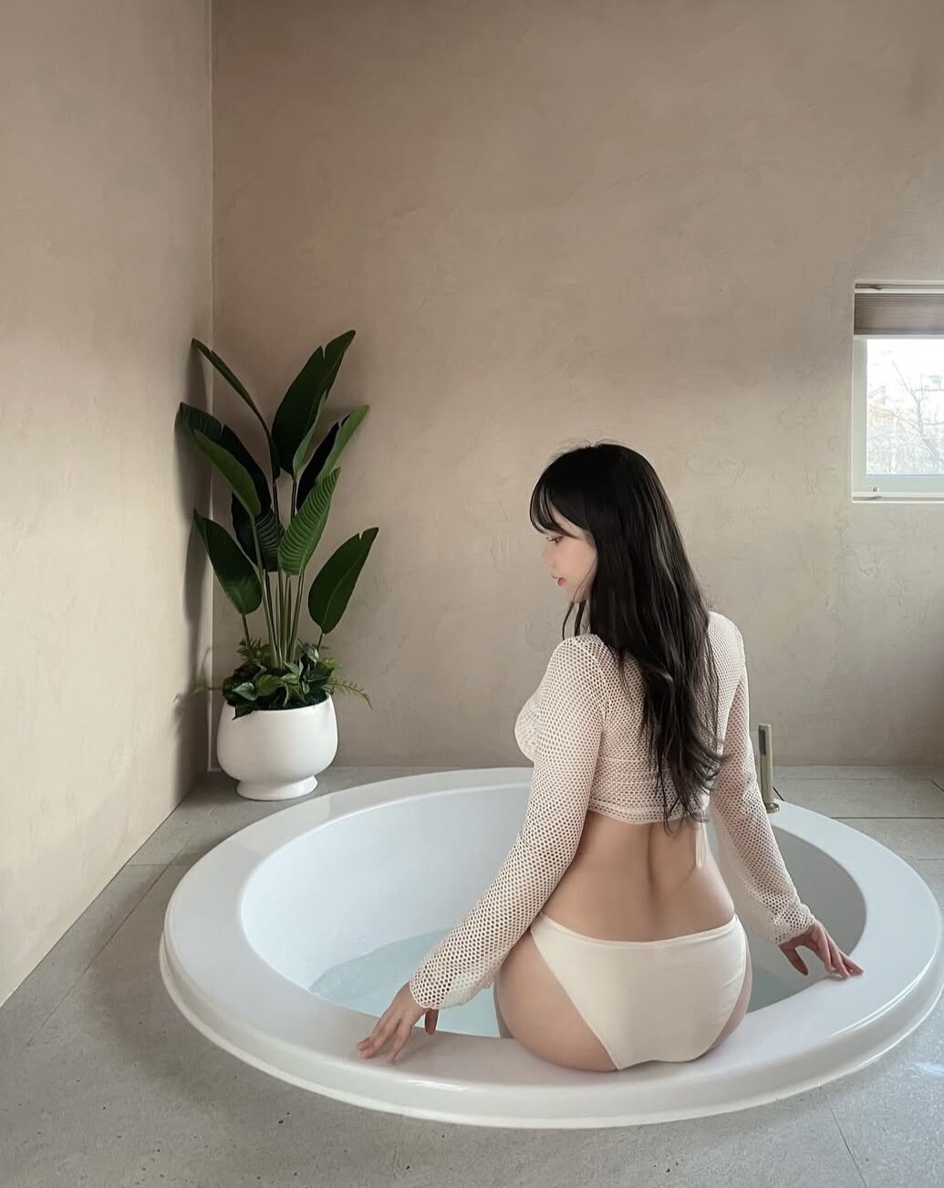 i1921701628.jpg